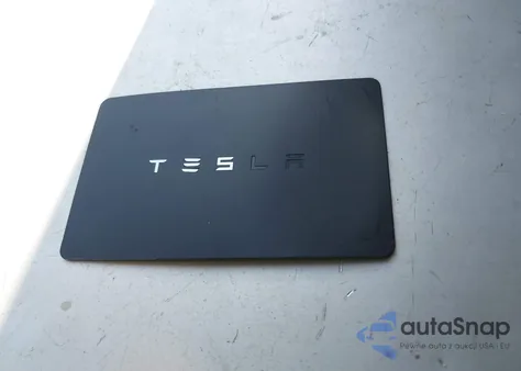 2020 Tesla Model 3 Long Range Dual Motor All-Wheel Drive z USA, uszkodzony, nr VIN 5YJ3E1EB4LF665861